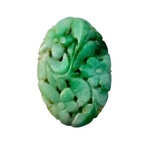 Antique 18.5 carat Jade Carved Cabochon Flowers Handcarved 19th Century